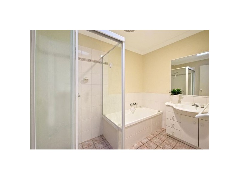 10/107 Arundel Drive, Arundel QLD 4214