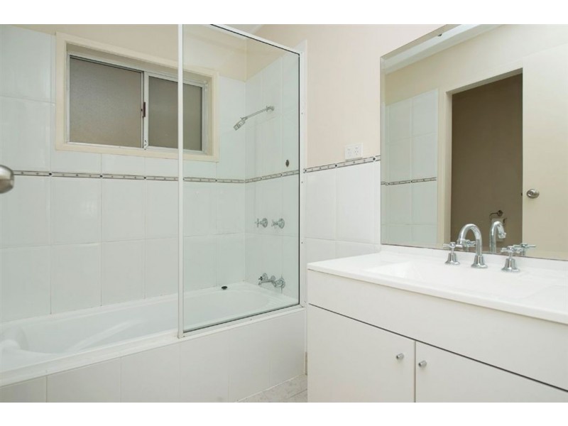 4 Nambur Street, Runaway Bay QLD 4216