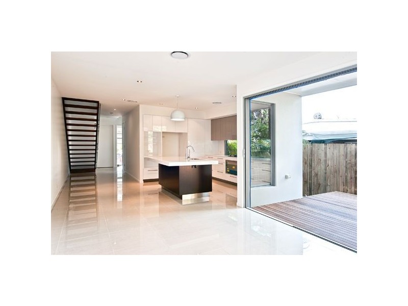 6 Mallard Avenue, Paradise Point QLD 4216