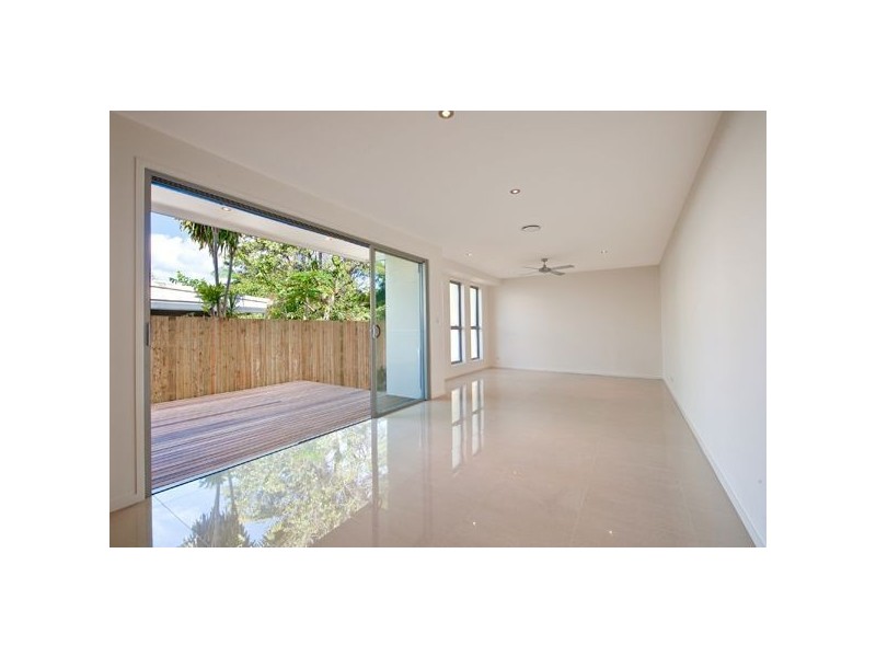 6 Mallard Avenue, Paradise Point QLD 4216
