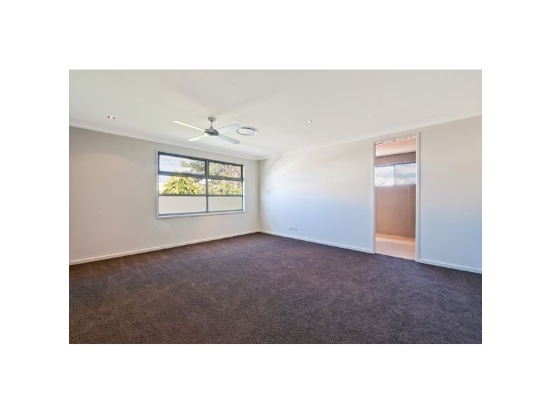 6 Mallard Avenue, Paradise Point QLD 4216