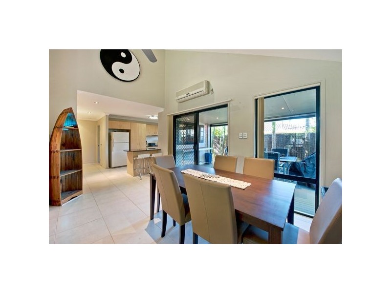 2/13 Thelma Avenue, Biggera Waters QLD 4216