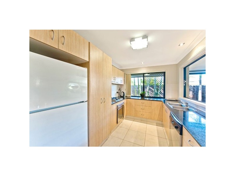 2/13 Thelma Avenue, Biggera Waters QLD 4216