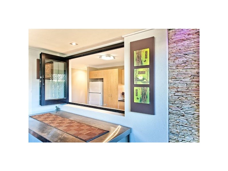 2/13 Thelma Avenue, Biggera Waters QLD 4216