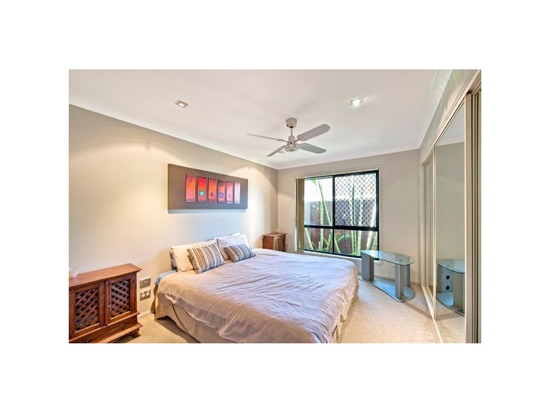 2/13 Thelma Avenue, Biggera Waters QLD 4216