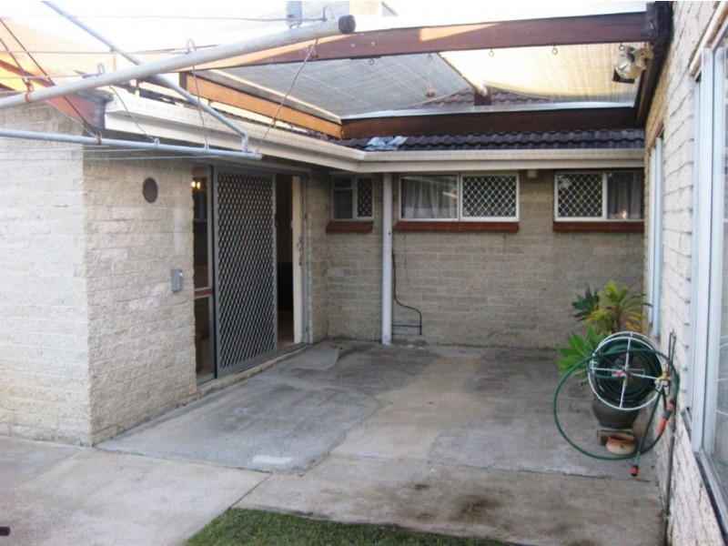 11 Pensacola Crt, Broadbeach Waters QLD 4218