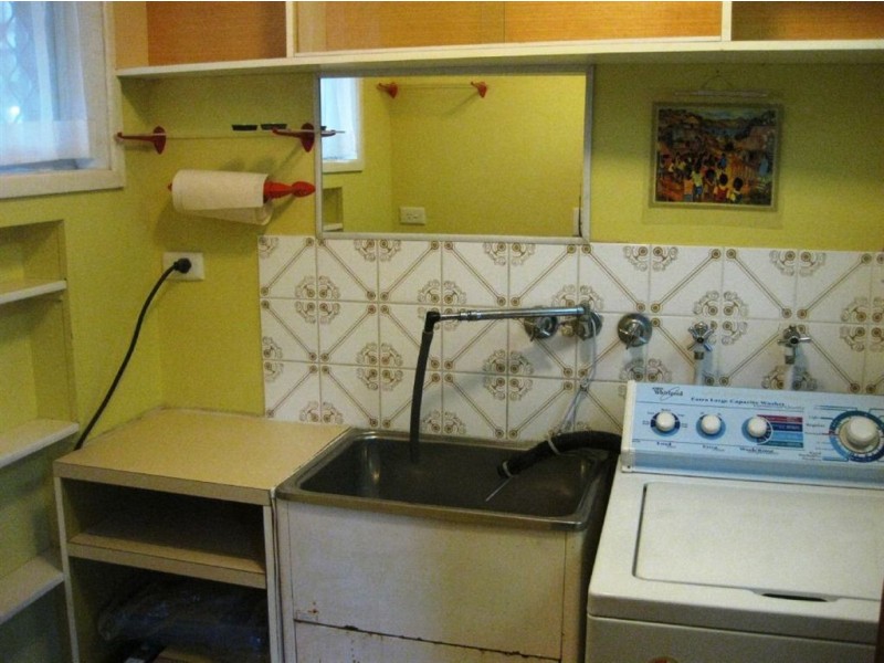 11 Pensacola Crt, Broadbeach Waters QLD 4218