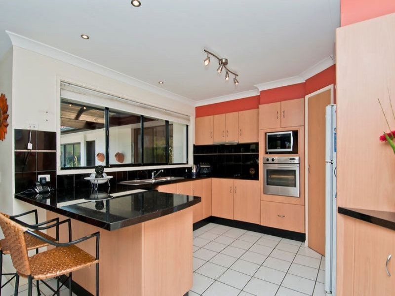 1 Winch Crt, Mermaid Waters QLD 4218