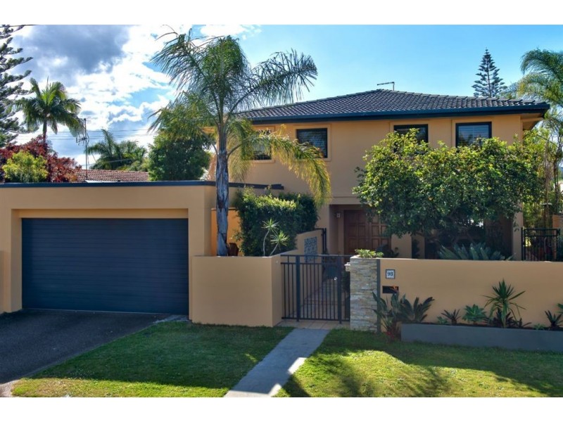 93 Amalfi Drive, Isle Of Capri QLD 4217