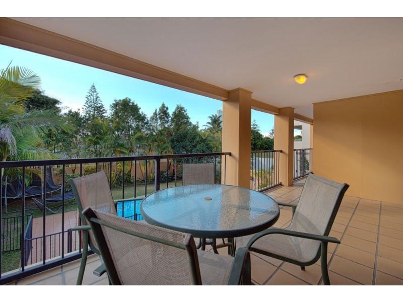93 Amalfi Drive, Isle Of Capri QLD 4217