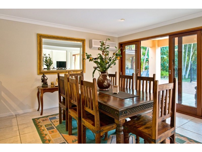 93 Amalfi Drive, Isle Of Capri QLD 4217