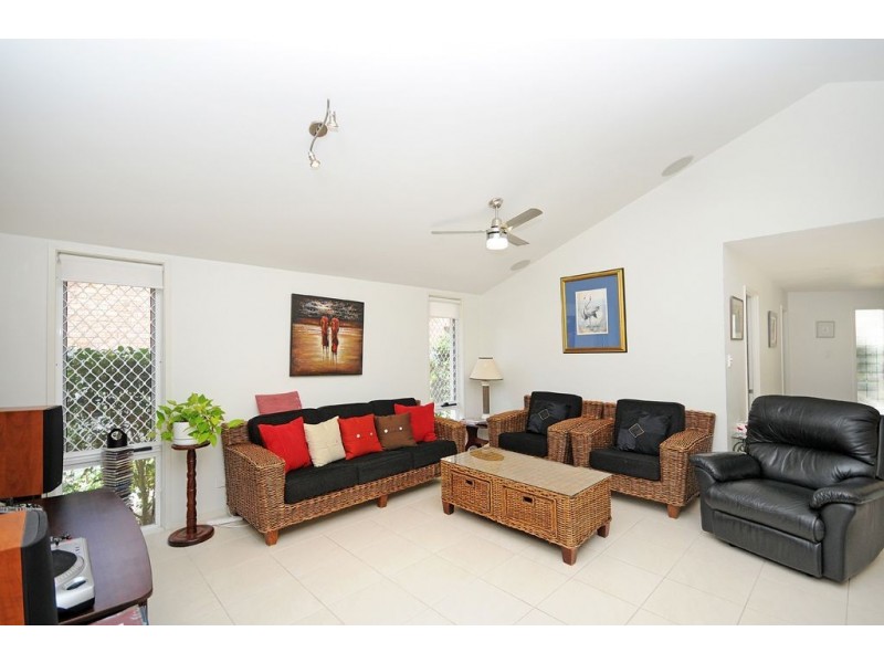 10 Monteclair Court, Mermaid Waters QLD 4218