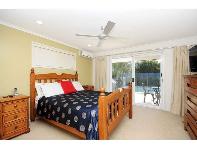 10 Monteclair Court, Mermaid Waters QLD 4218