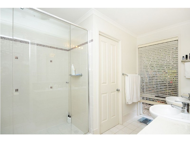 10 Monteclair Court, Mermaid Waters QLD 4218