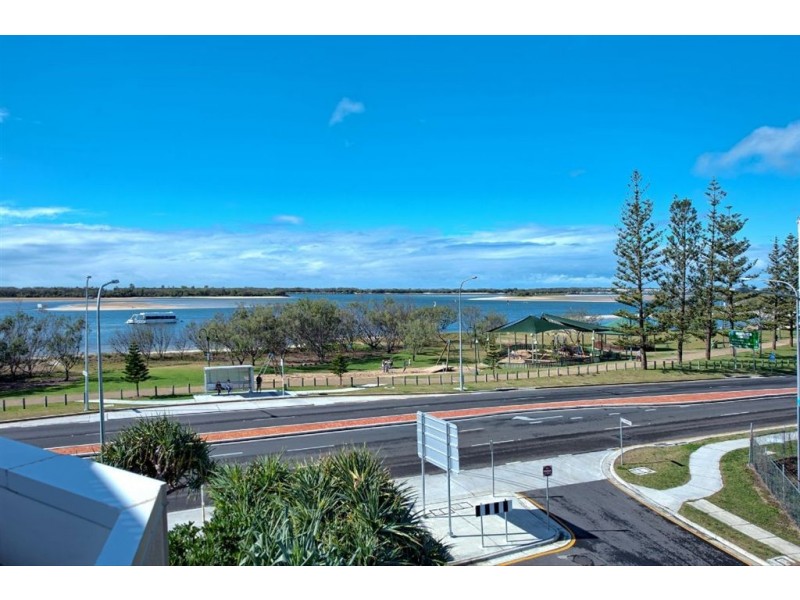 324/392 Marine Parade, Labrador QLD 4215