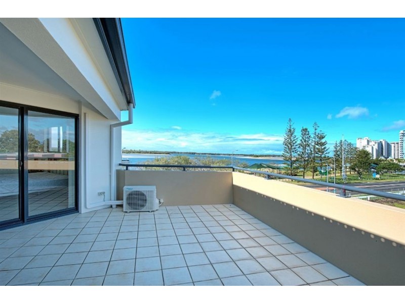 324/392 Marine Parade, Labrador QLD 4215