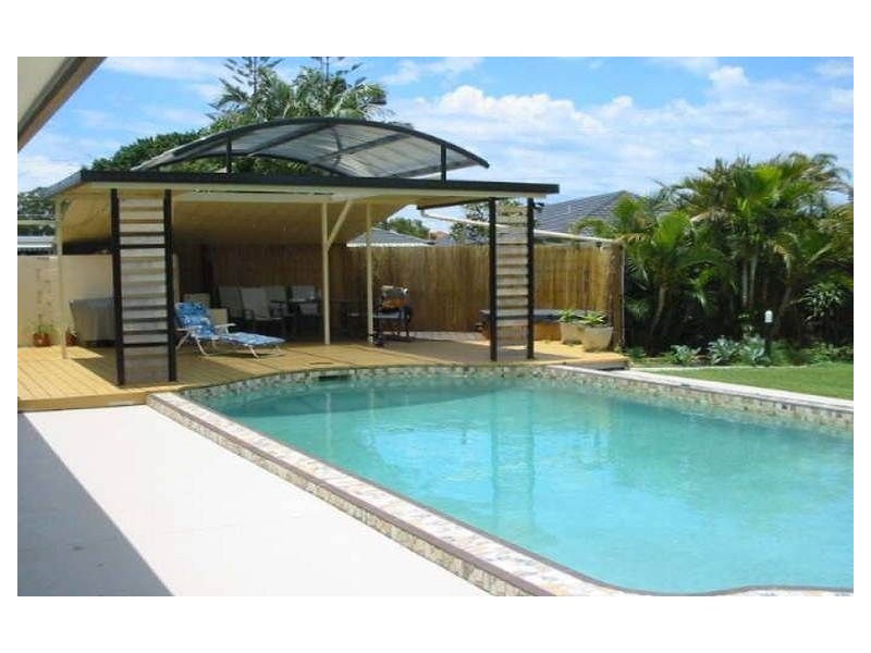 10 Moana Park, Broadbeach Waters QLD 4218
