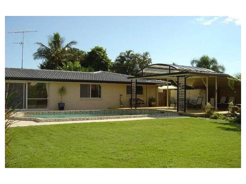 10 Moana Park, Broadbeach Waters QLD 4218