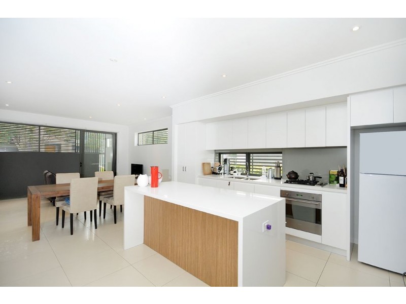 9/9 Moores Crescent, Varsity Lakes QLD 4227