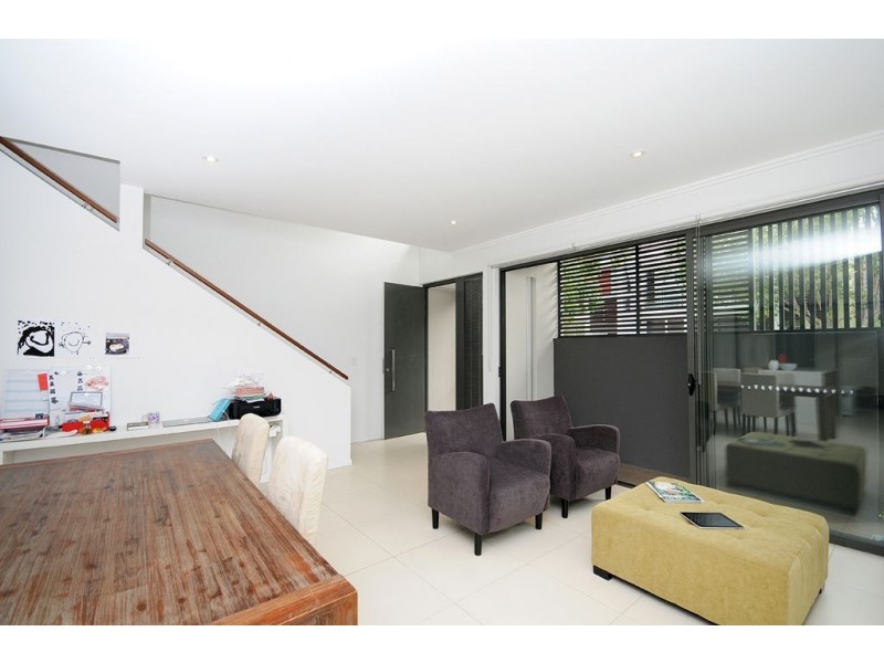 9/9 Moores Crescent, Varsity Lakes QLD 4227