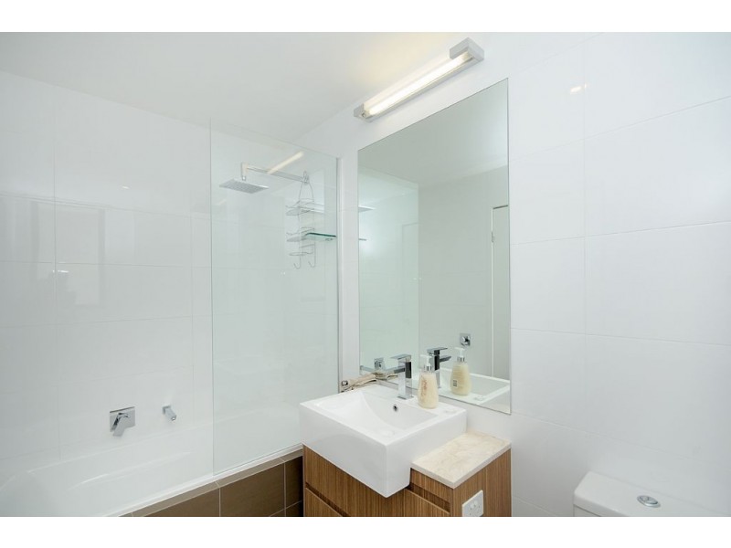 9/9 Moores Crescent, Varsity Lakes QLD 4227