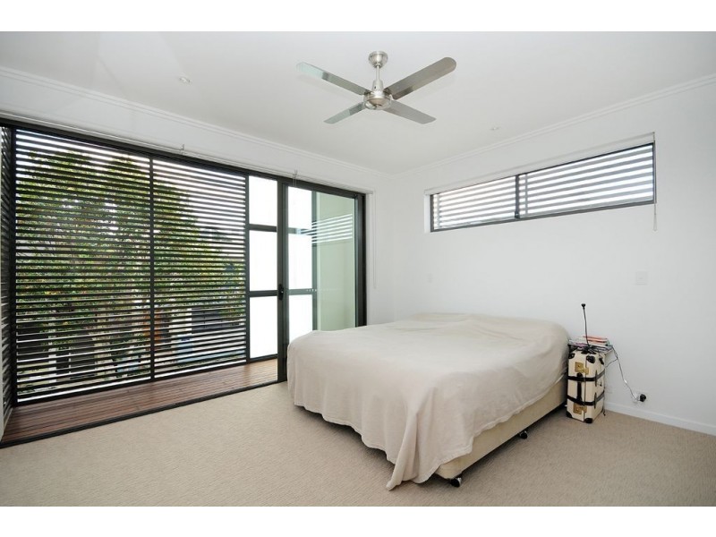 9/9 Moores Crescent, Varsity Lakes QLD 4227