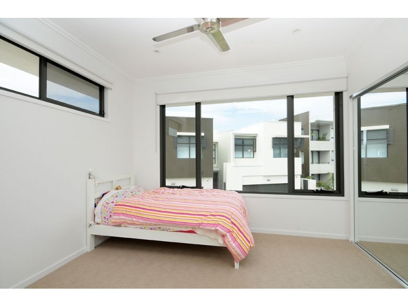 9/9 Moores Crescent, Varsity Lakes QLD 4227
