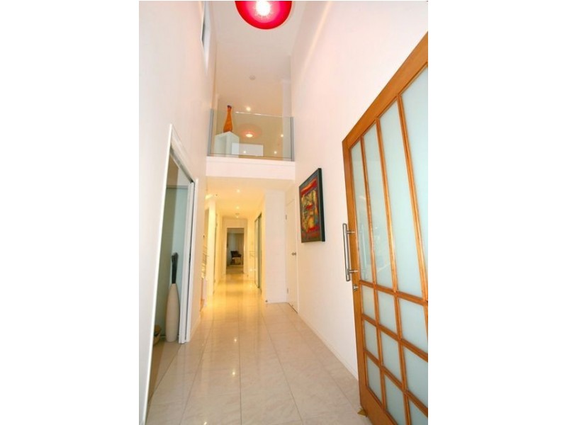 1/12 Port Peyra Crescent, Varsity Lakes QLD 4227
