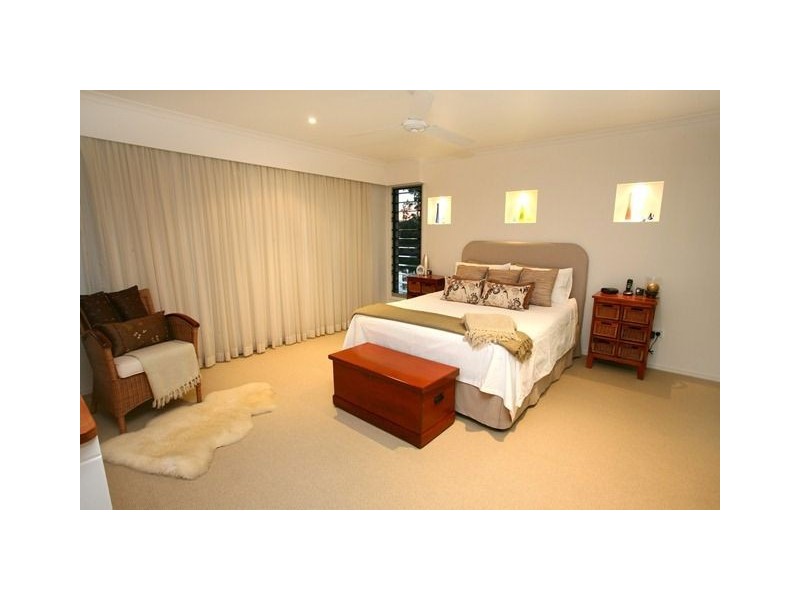 1/12 Port Peyra Crescent, Varsity Lakes QLD 4227
