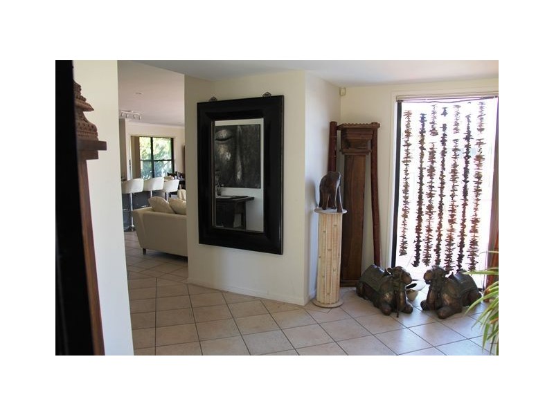 5 Allambi Avenue, Broadbeach Waters QLD 4218