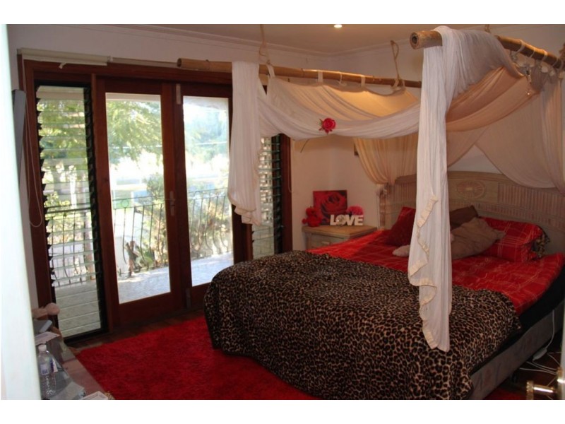 40 Fremar Street, Broadbeach Waters QLD 4218