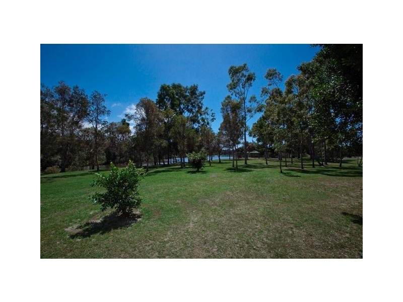 40 Fremar Street, Broadbeach Waters QLD 4218