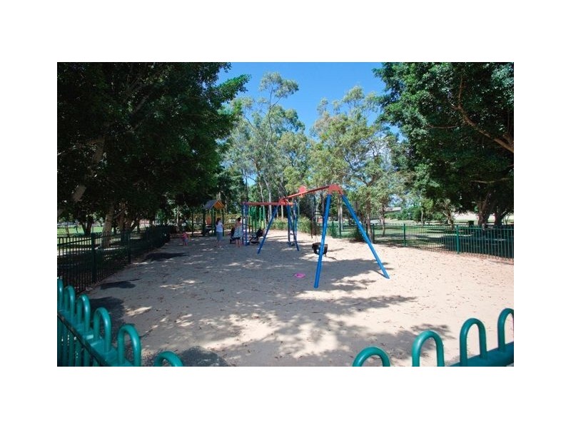 40 Fremar Street, Broadbeach Waters QLD 4218