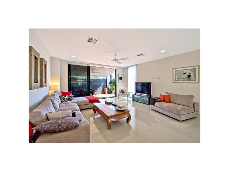 2/24 Teal Avenue, Paradise Point QLD 4216