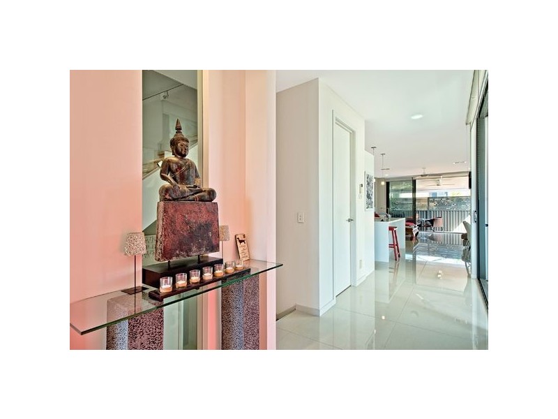 2/24 Teal Avenue, Paradise Point QLD 4216