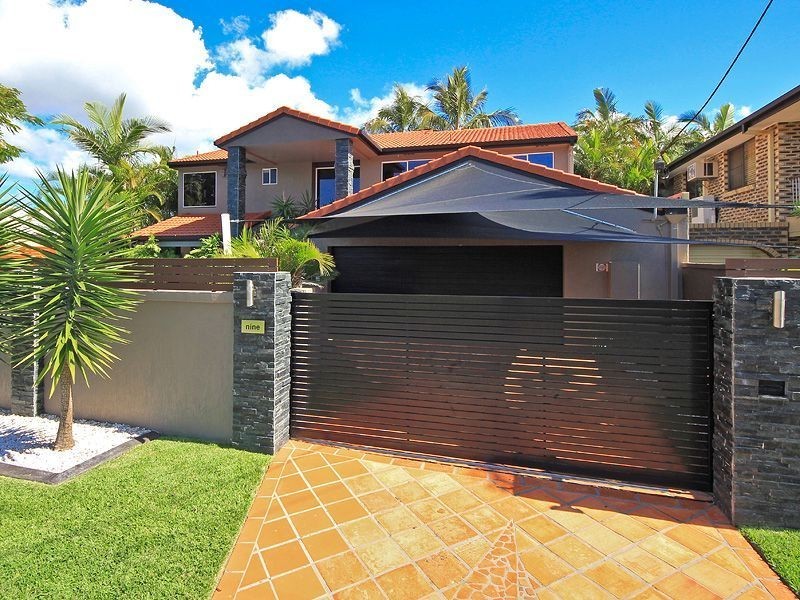 9 Pearl Key, Broadbeach Waters QLD 4218