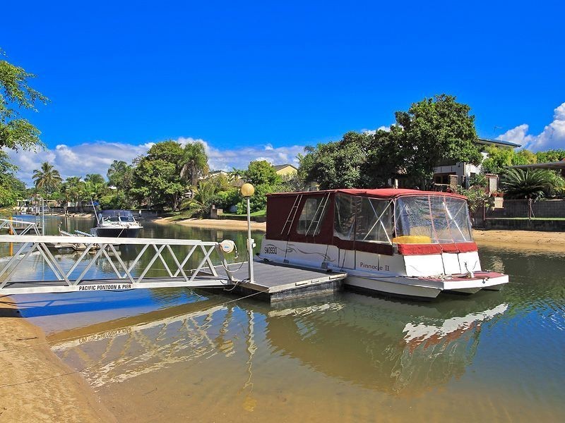 9 Pearl Key, Broadbeach Waters QLD 4218