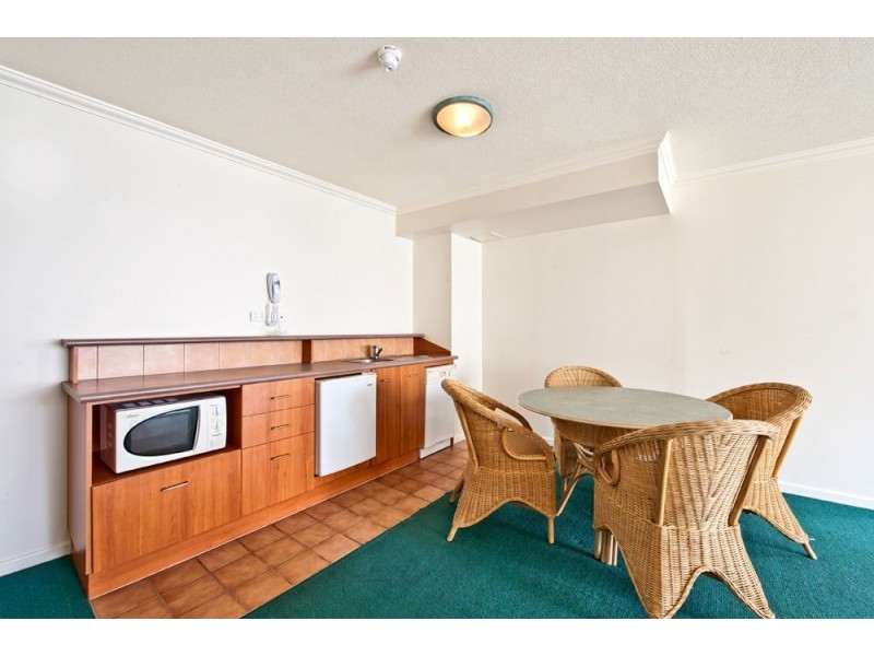 132 Ferny Avenue, Surfers Paradise QLD 4217