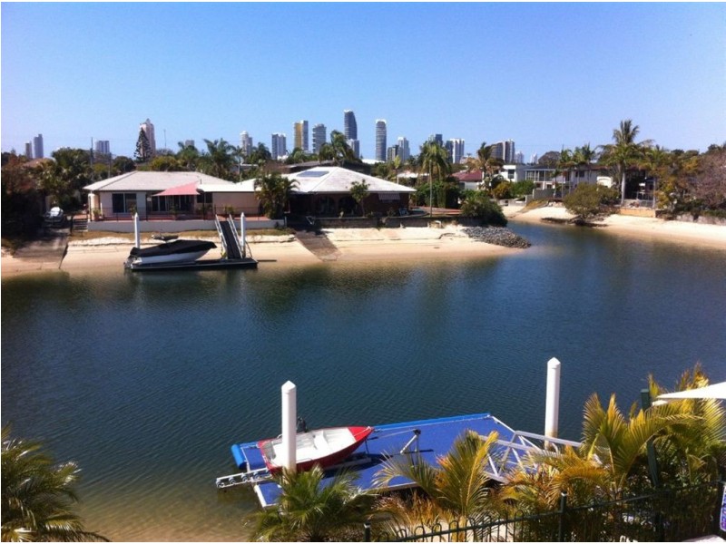 17 Monte Vista Ct, Broadbeach Waters QLD 4218