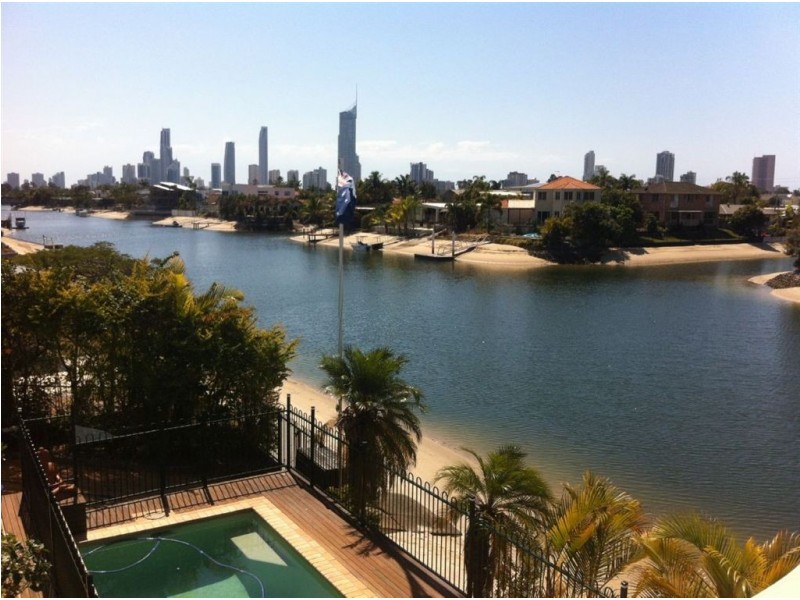 17 Monte Vista Ct, Broadbeach Waters QLD 4218