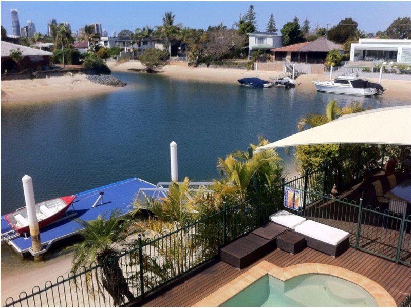 17 Monte Vista Ct, Broadbeach Waters QLD 4218