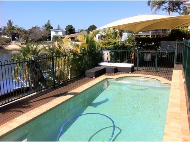 17 Monte Vista Ct, Broadbeach Waters QLD 4218