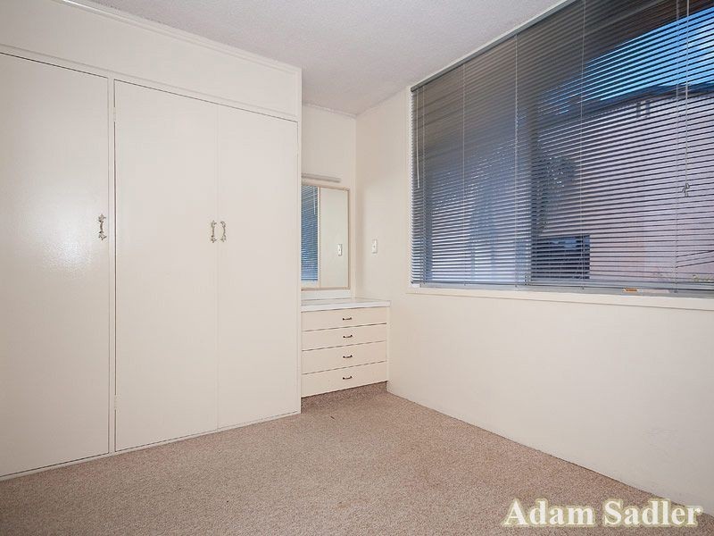 12/21 Armrick Avenue, Broadbeach QLD 4218