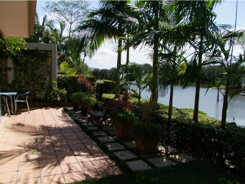 3/125 Santa Cruz Blvd, Clear Island Waters QLD 4226