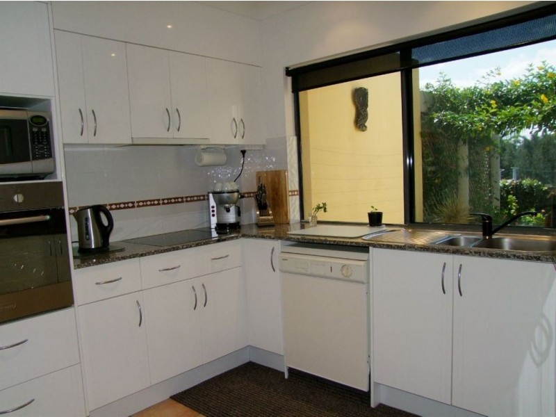 3/125 Santa Cruz Blvd, Clear Island Waters QLD 4226