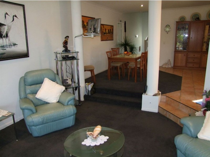 3/125 Santa Cruz Blvd, Clear Island Waters QLD 4226