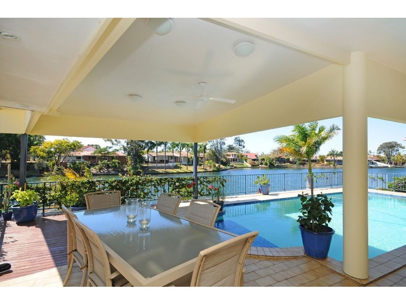 26 Long Island Court, Mermaid Waters QLD 4218