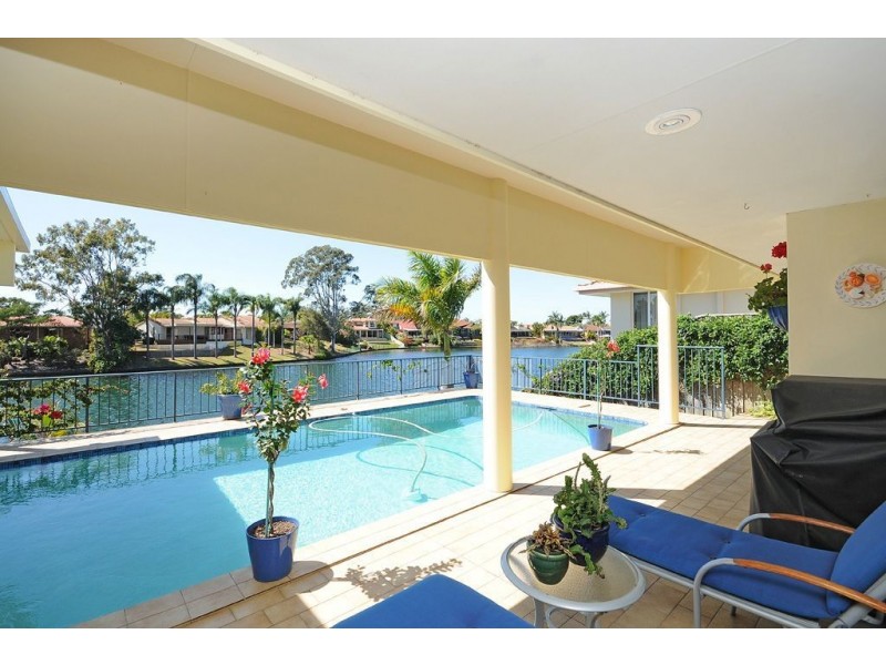 26 Long Island Court, Mermaid Waters QLD 4218