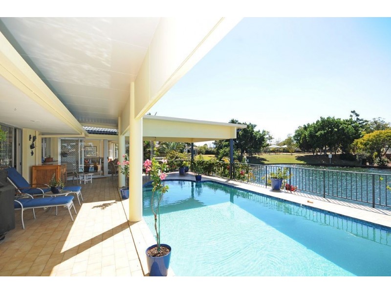 26 Long Island Court, Mermaid Waters QLD 4218