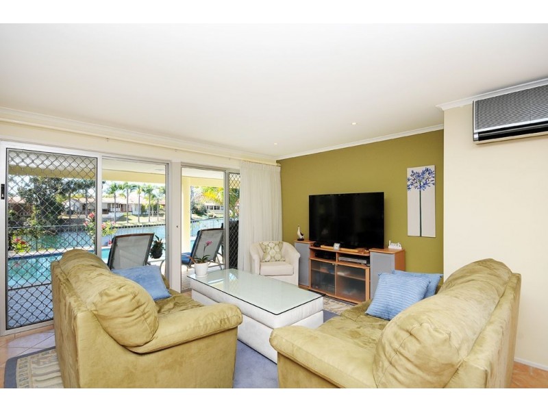 26 Long Island Court, Mermaid Waters QLD 4218